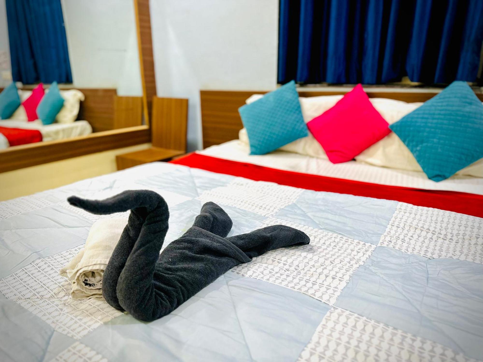 Hotel Sawai Executive Jadhavwadi Ngoại thất bức ảnh