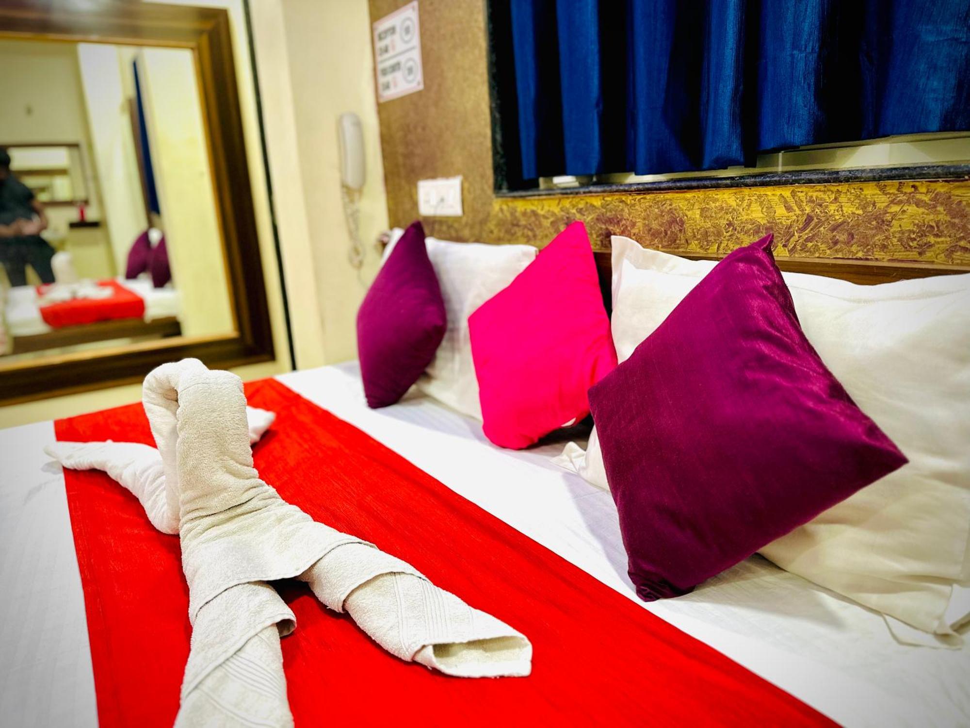 Hotel Sawai Executive Jadhavwadi Ngoại thất bức ảnh