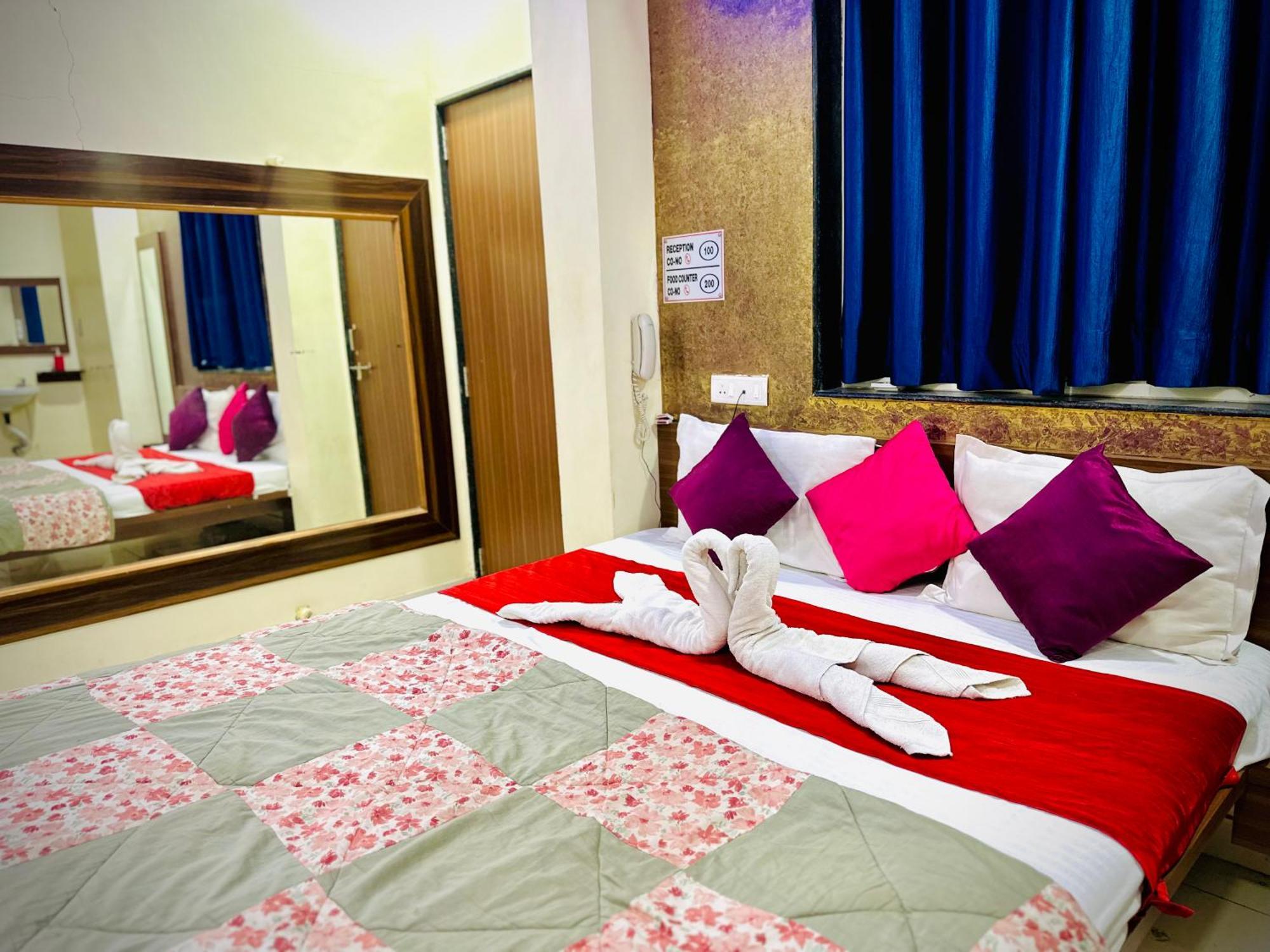 Hotel Sawai Executive Jadhavwadi Ngoại thất bức ảnh