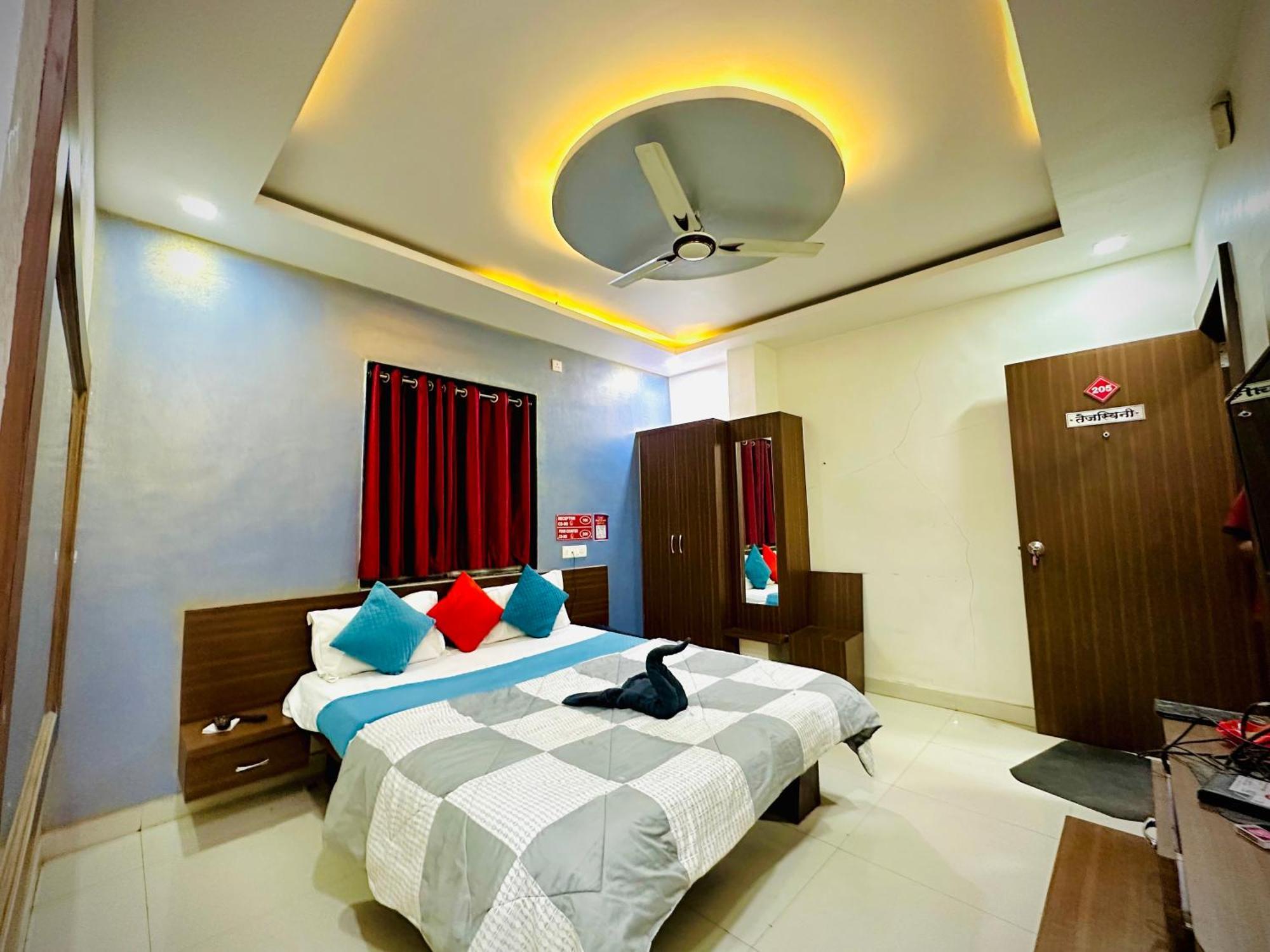 Hotel Sawai Executive Jadhavwadi Ngoại thất bức ảnh