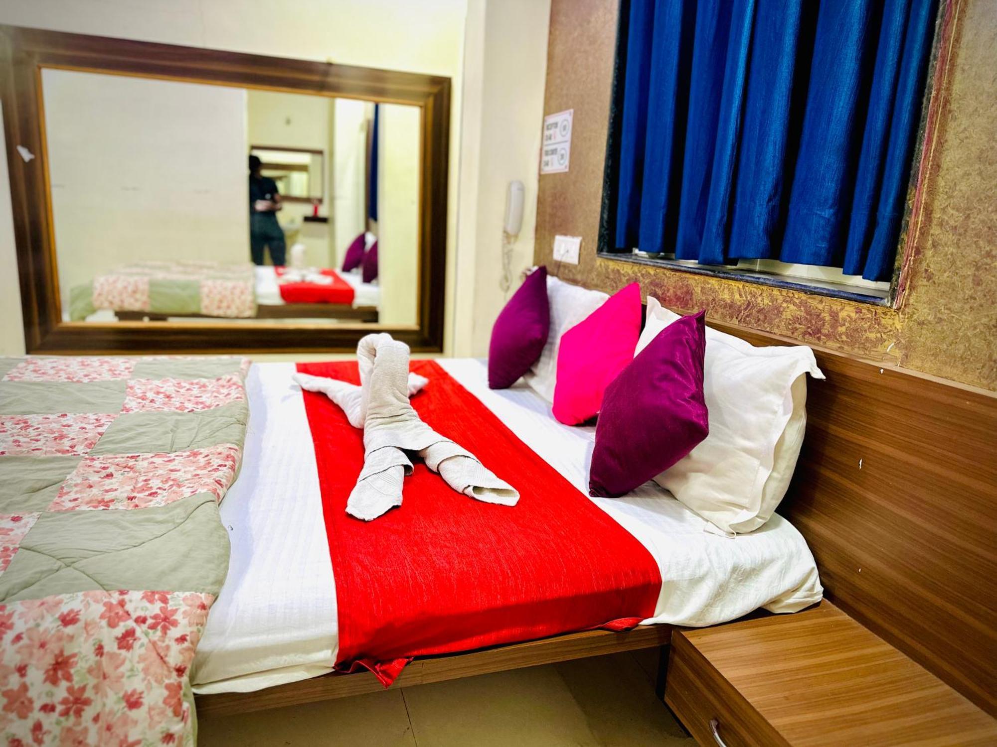 Hotel Sawai Executive Jadhavwadi Ngoại thất bức ảnh