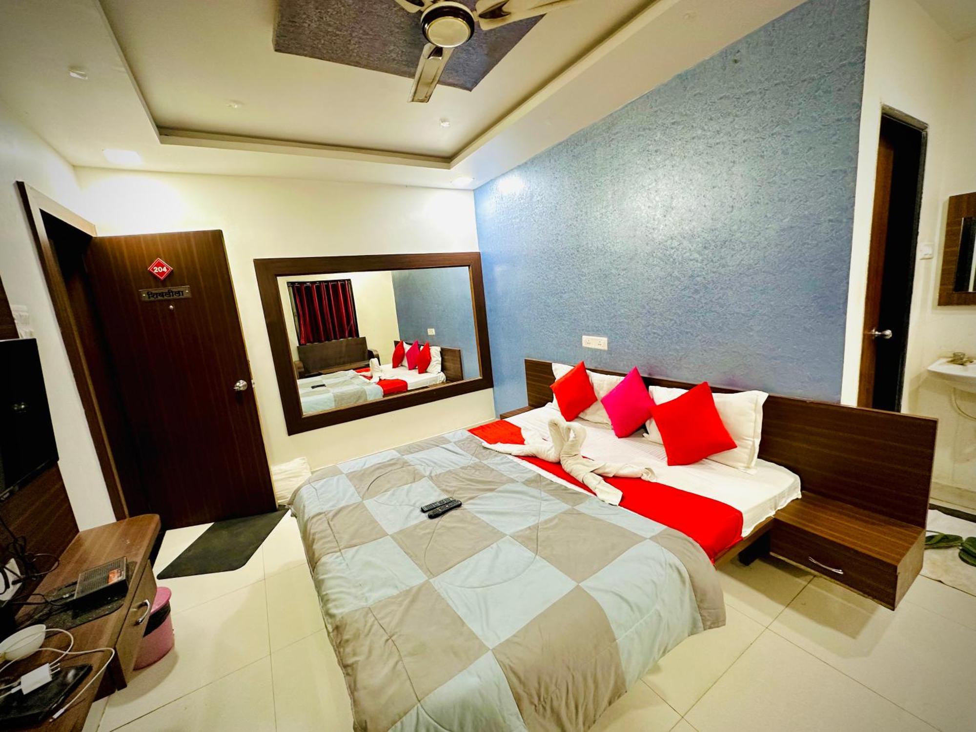 Hotel Sawai Executive Jadhavwadi Ngoại thất bức ảnh