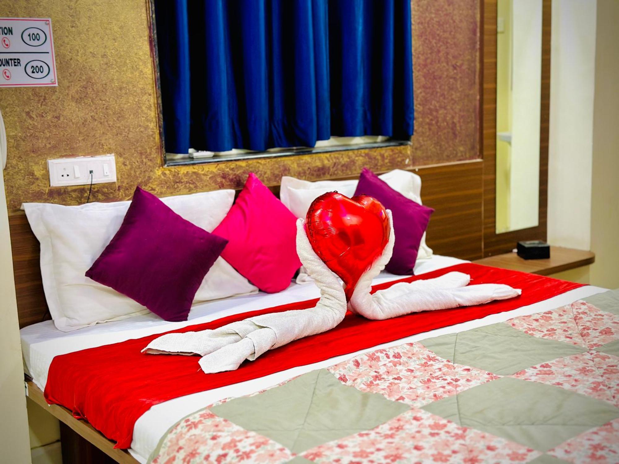Hotel Sawai Executive Jadhavwadi Ngoại thất bức ảnh