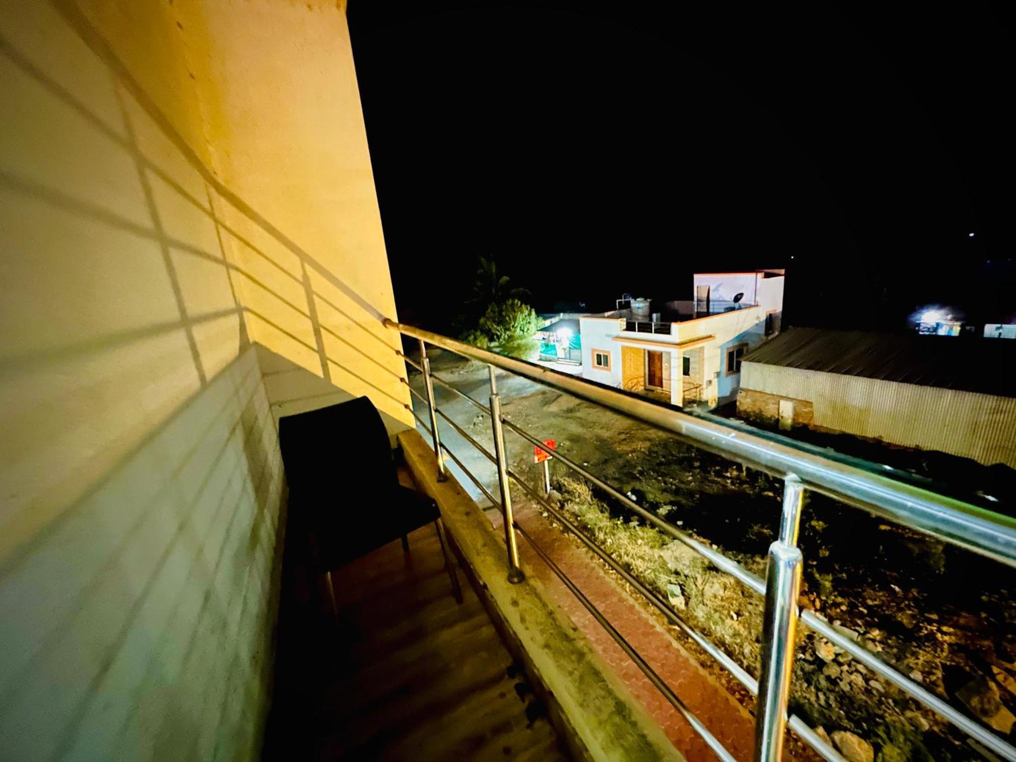 Hotel Sawai Executive Jadhavwadi Ngoại thất bức ảnh