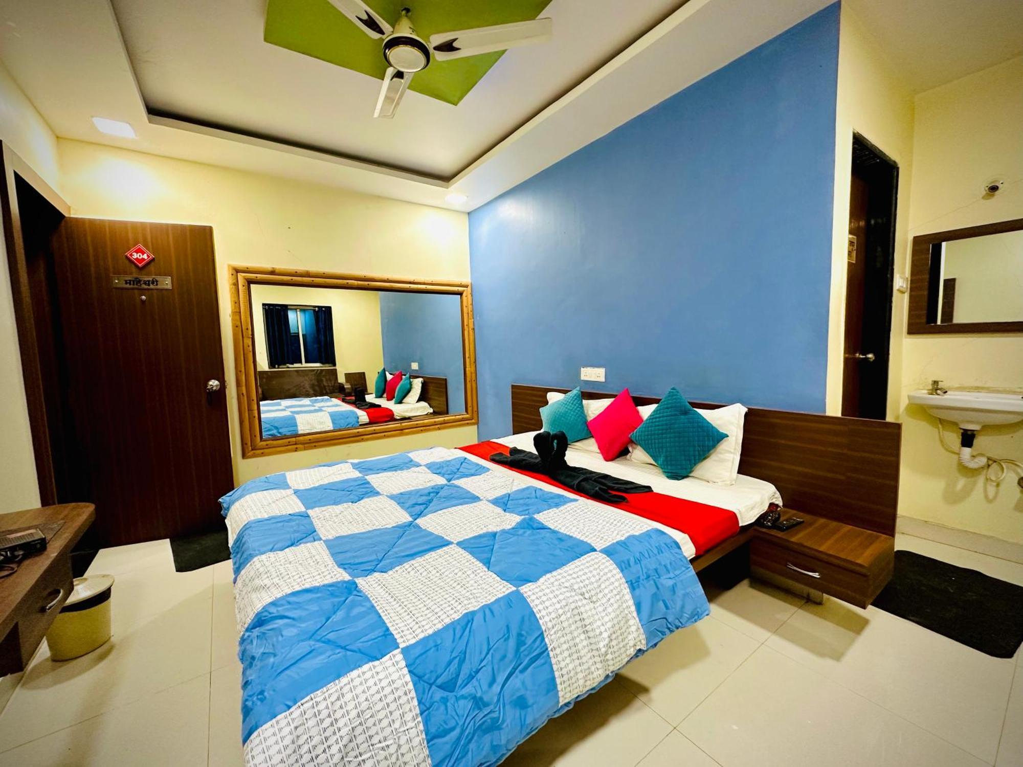 Hotel Sawai Executive Jadhavwadi Ngoại thất bức ảnh