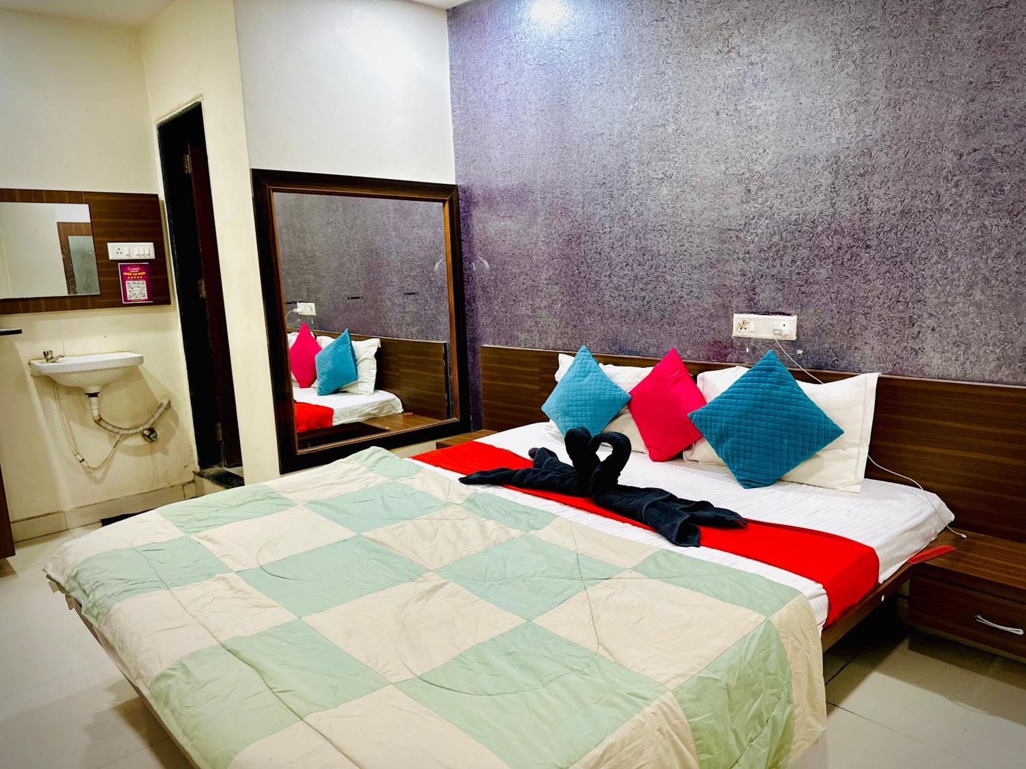 Hotel Sawai Executive Jadhavwadi Ngoại thất bức ảnh