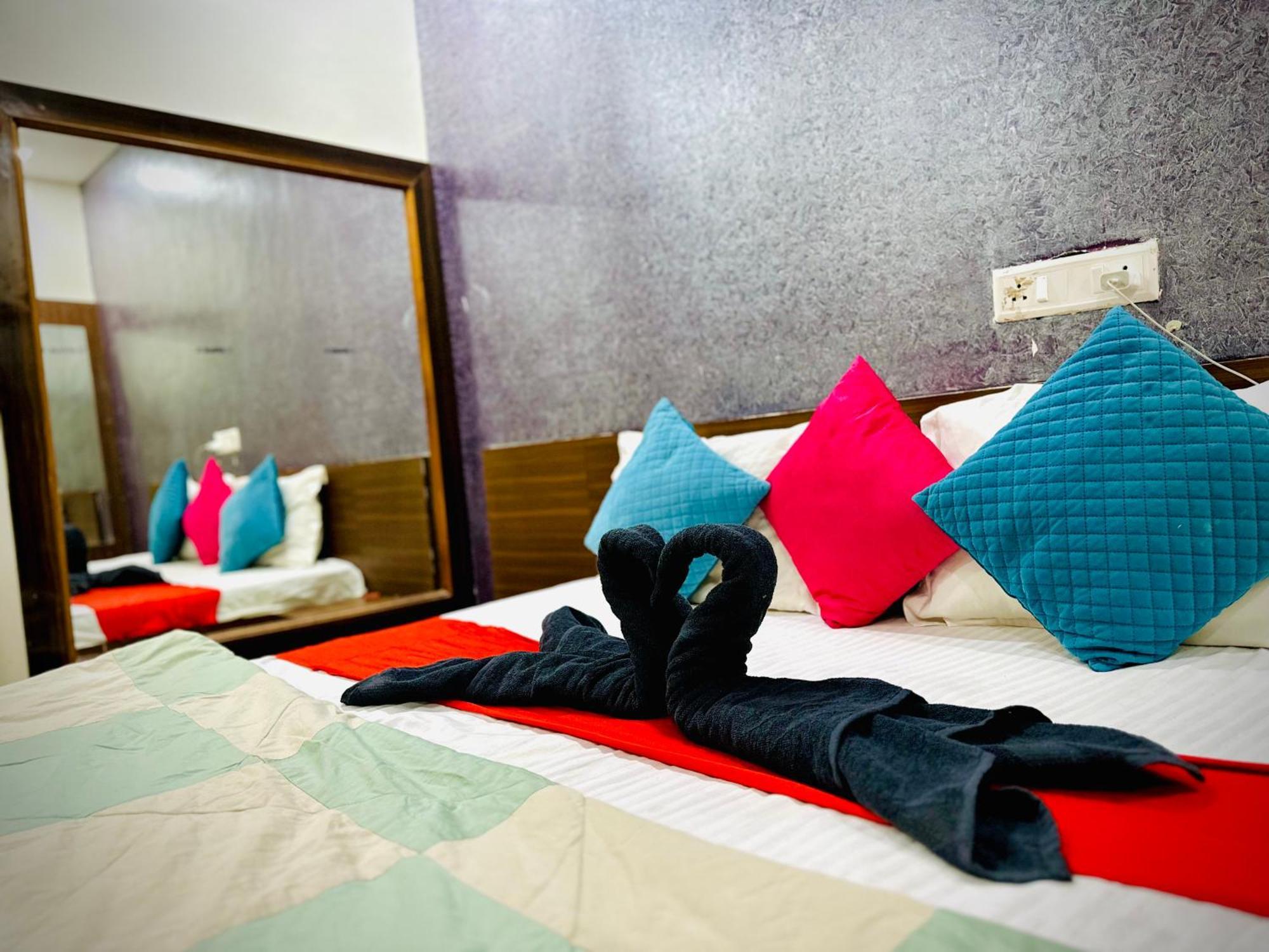 Hotel Sawai Executive Jadhavwadi Ngoại thất bức ảnh