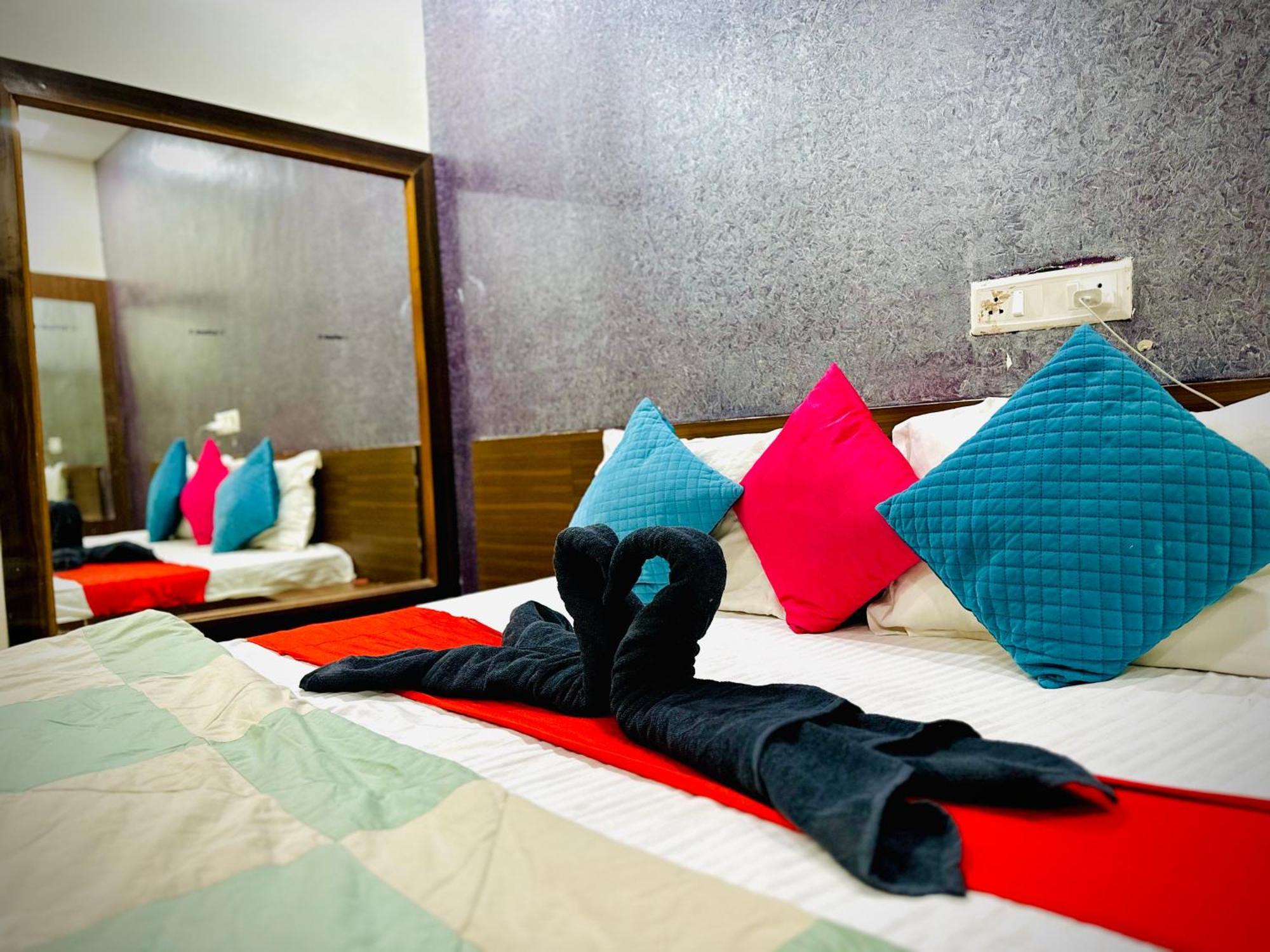 Hotel Sawai Executive Jadhavwadi Ngoại thất bức ảnh