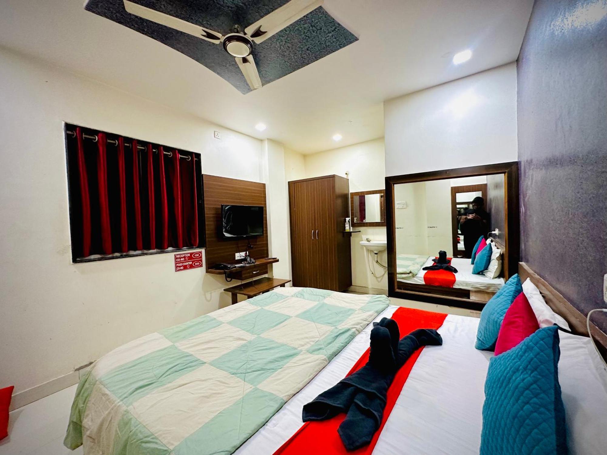 Hotel Sawai Executive Jadhavwadi Ngoại thất bức ảnh